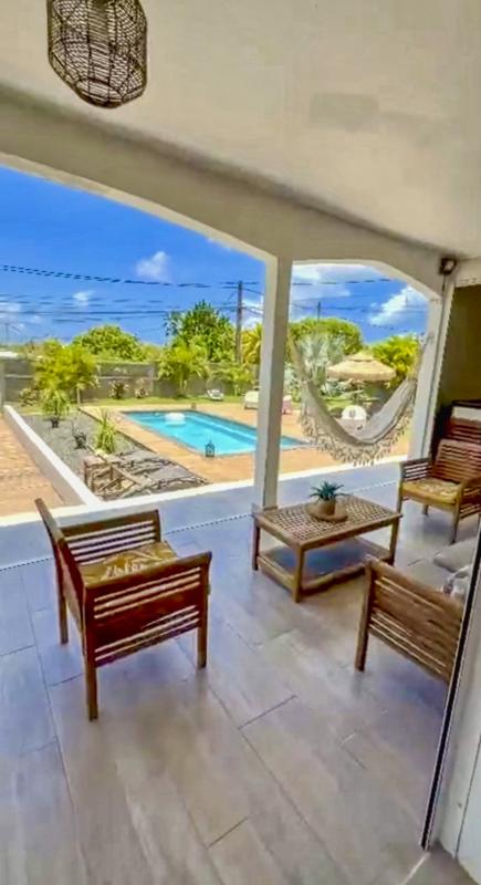 5.A louer villa avec piscine et vue mer St François Guadeloupe